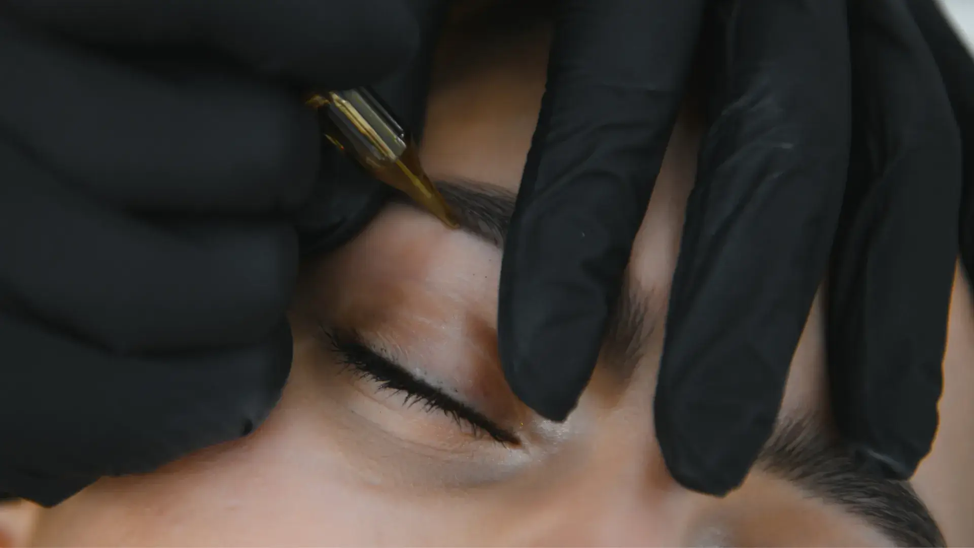 Micropigmentación de cejas profesional en Albacete