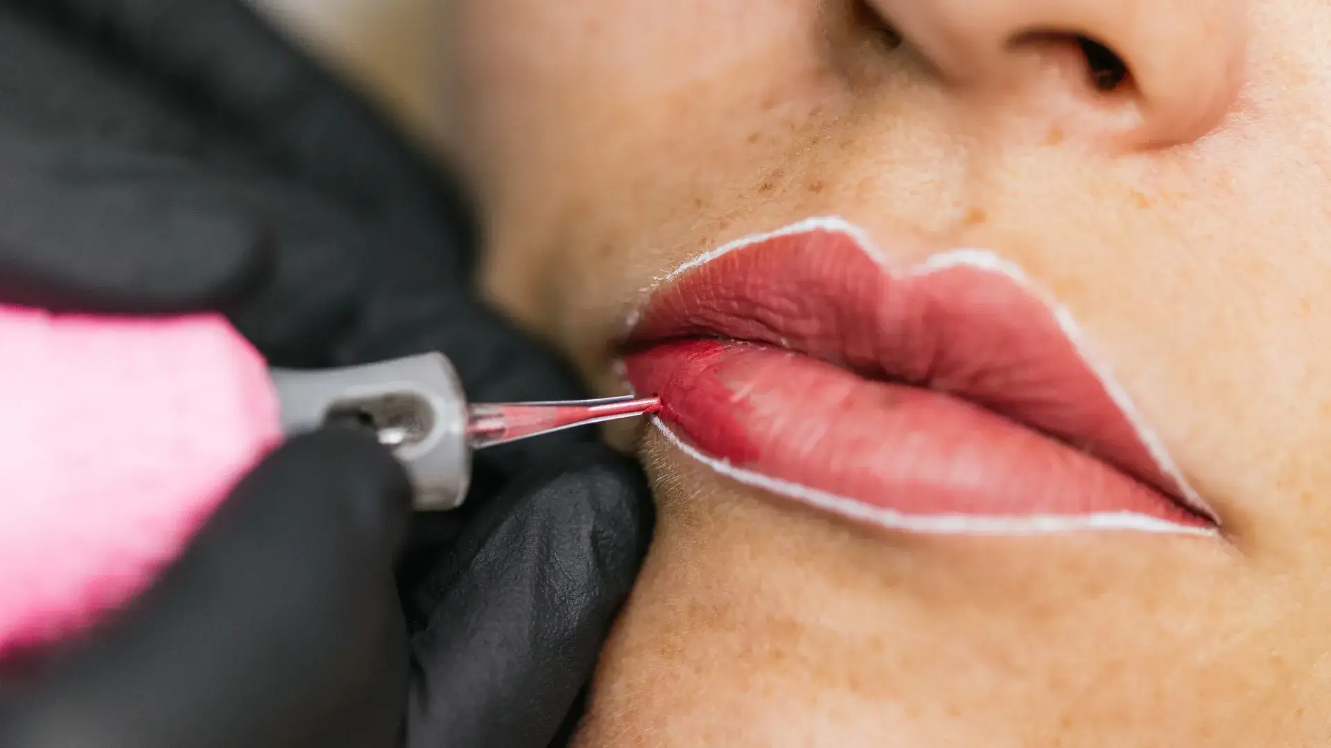 Micropigmentación de labios efecto volumen en Lucía Argandoña Albacete