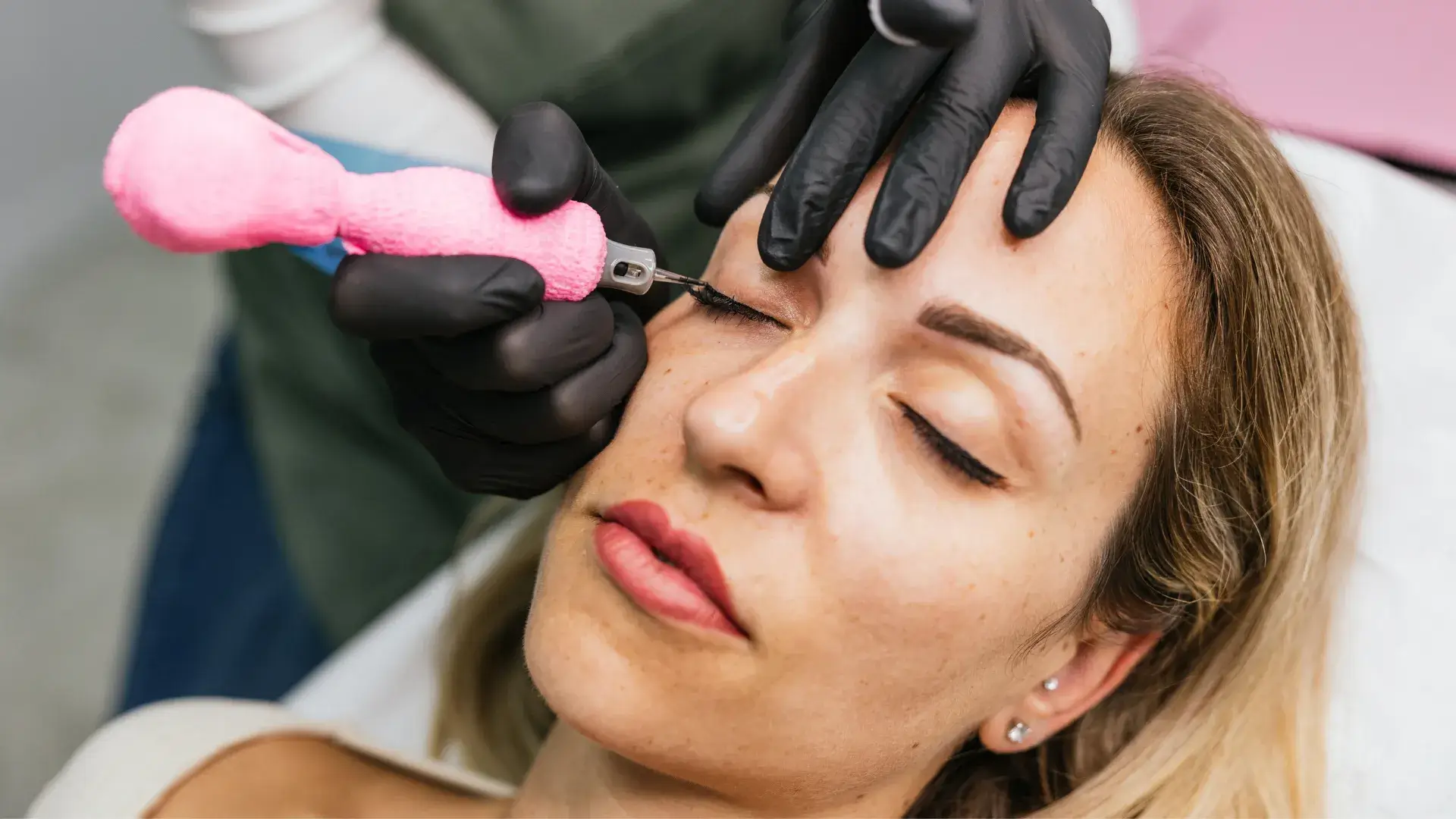 Micropigmentación de ojos delineado permanente en Albacete