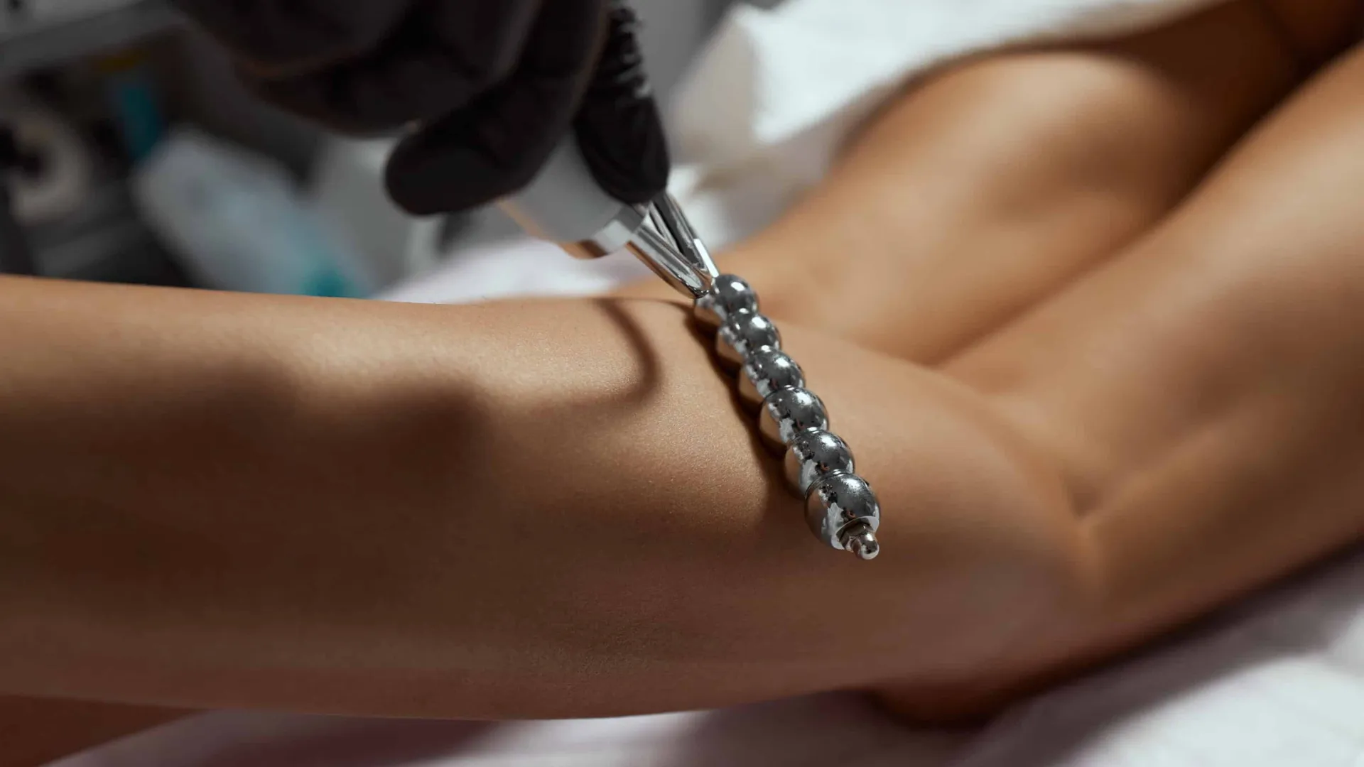 Metaloterapia corporal reafirmante en centro de estética Albacete